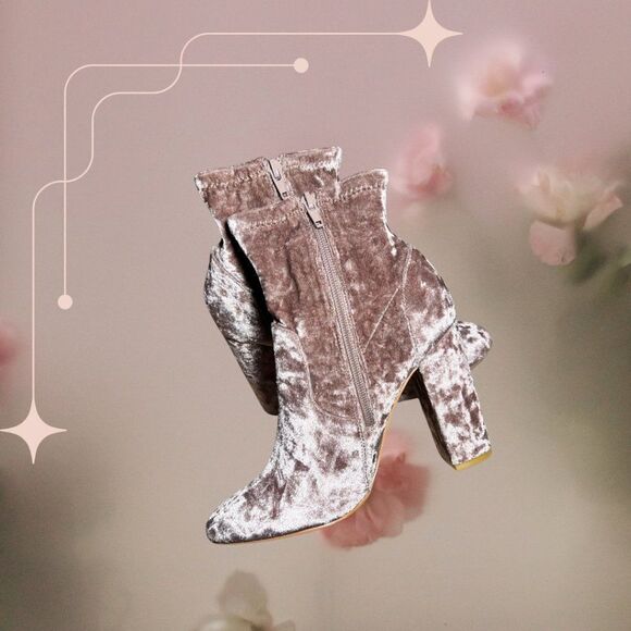 JustFab 'Rosanna' Crushed Velvet Ankle Bootie - Lilac - Size US 7 - Pristine! - Picture 3 of 11